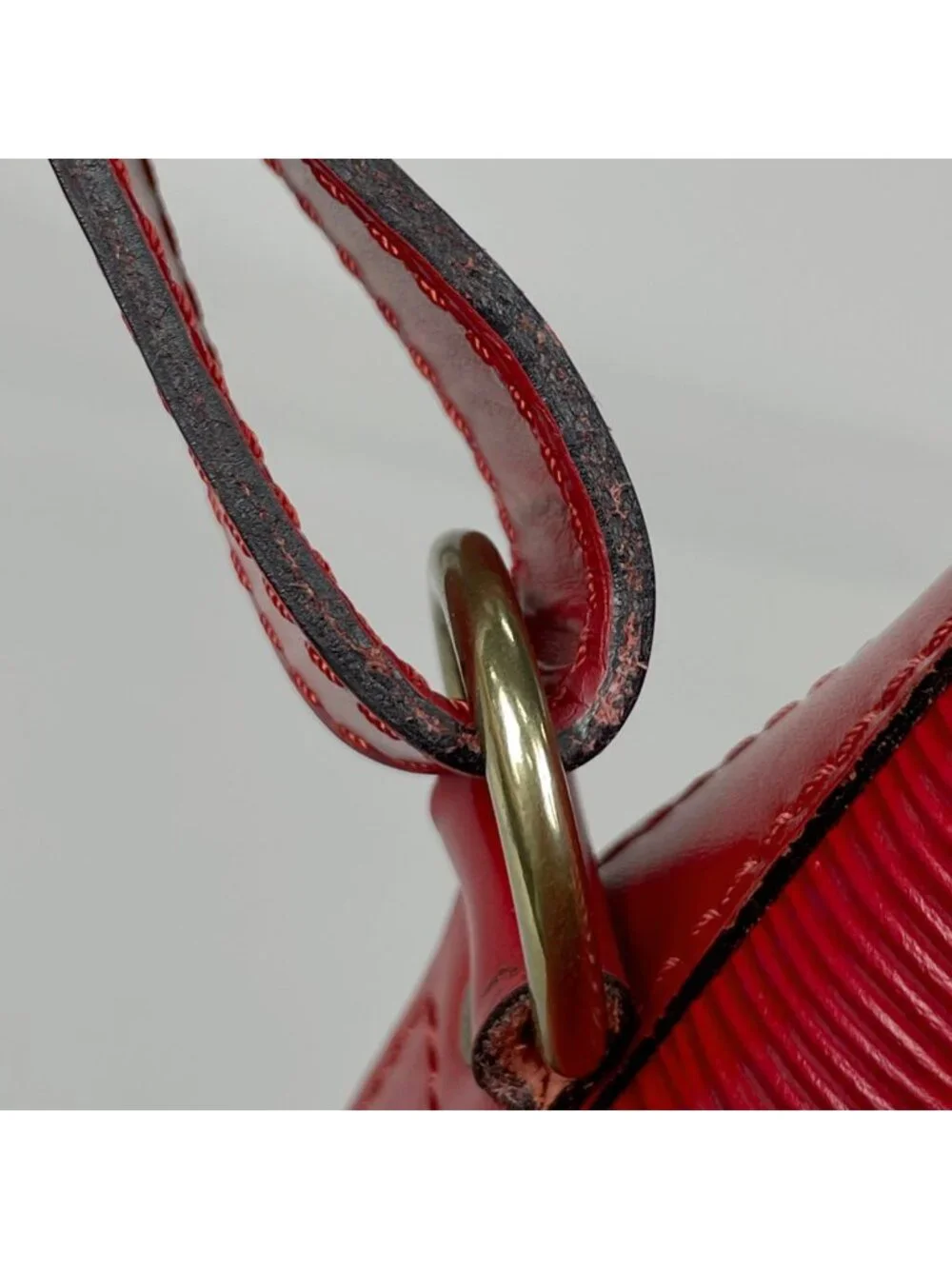 Louis Vuitton Noe Shoulder Bag Drawstring Epi Castilian